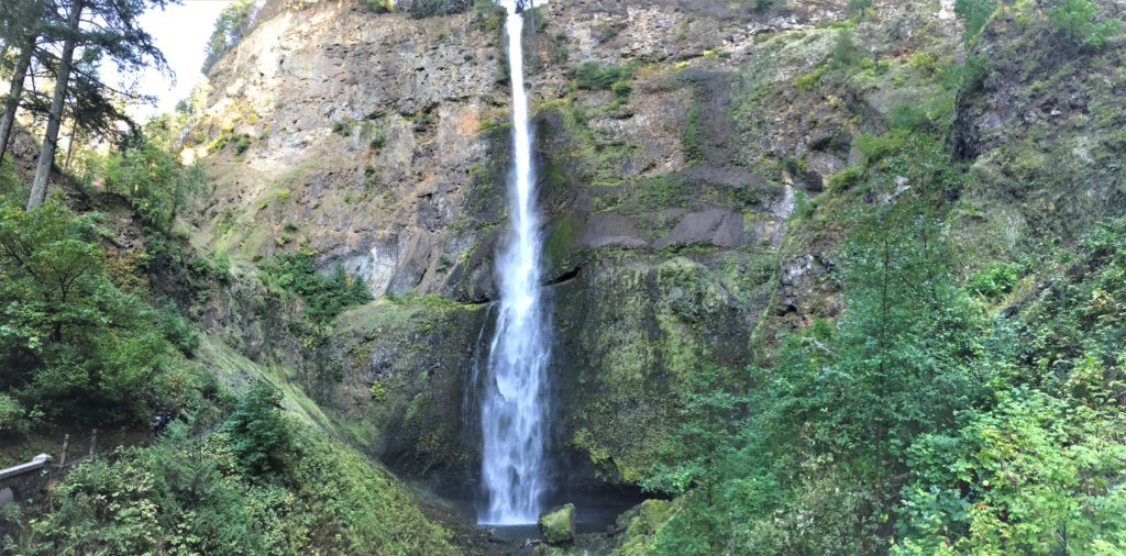 Hiking Multnomah Falls