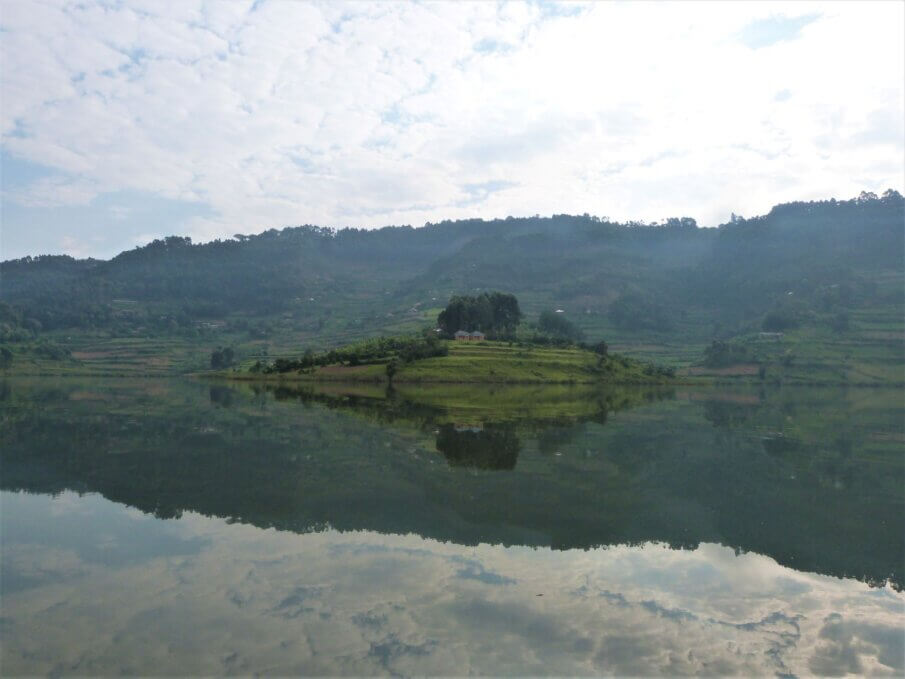 Lake Bunyonyi meaning lots of little birds