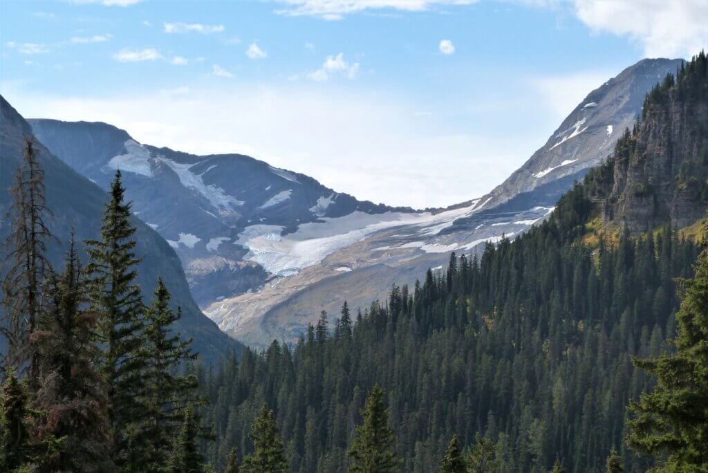 Overlook to see Jackson Glacier on Going to the Sun Road